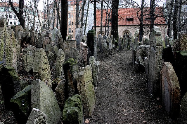 Prague-Cemetery-03.jpg