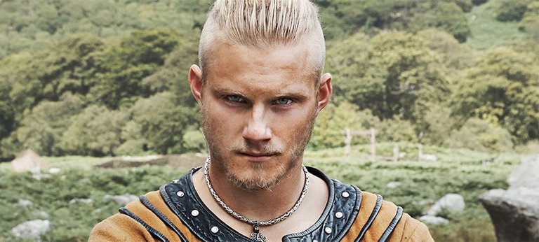 Vikings-saison-5-Bjorn-explique-pourquoi-il-a-couché-avec-la-petite-amie-de-Lagertha-big.jpg