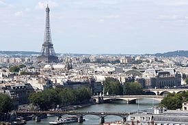 Seine_and_Eiffel_Tower_from_Tour_Saint_Jacques_2013-08.jpg