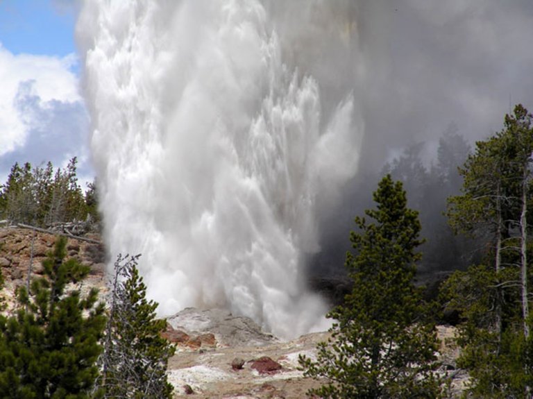 Yellowstone.jpg