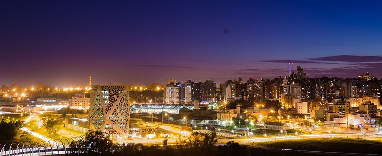 Night_in_Córdoba._Argentina.jpg