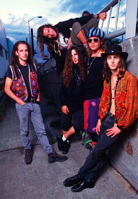 Pearl Jam 1990.jpg