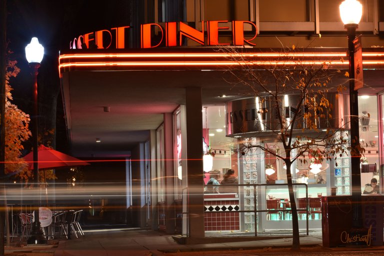 Desert Diner dowtown sacramento lights neon slow exposure aperture christian hernandez street midtown.jpg