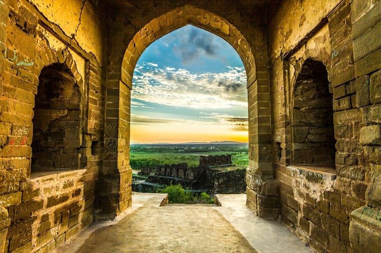 Rani Gate Rohtas Fort 1.jpg