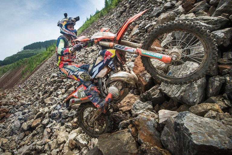 taddy-blazusiak-at-the-red-bull-hare-scramble-2016.jpg