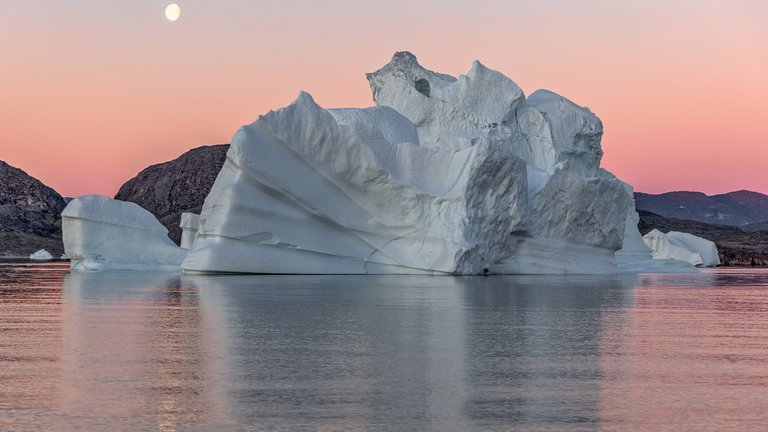 Disko Bay, Greenland 1920x1080.jpg