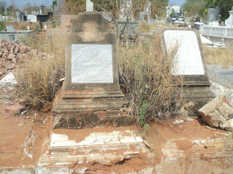 cementerio 001.JPG