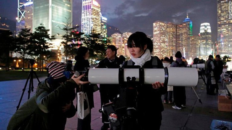 180131115852-14-supermoon-0131-hong-kong-exlarge-169.jpg