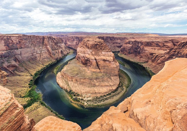 horseshoe-bend-1630528_1280.jpg