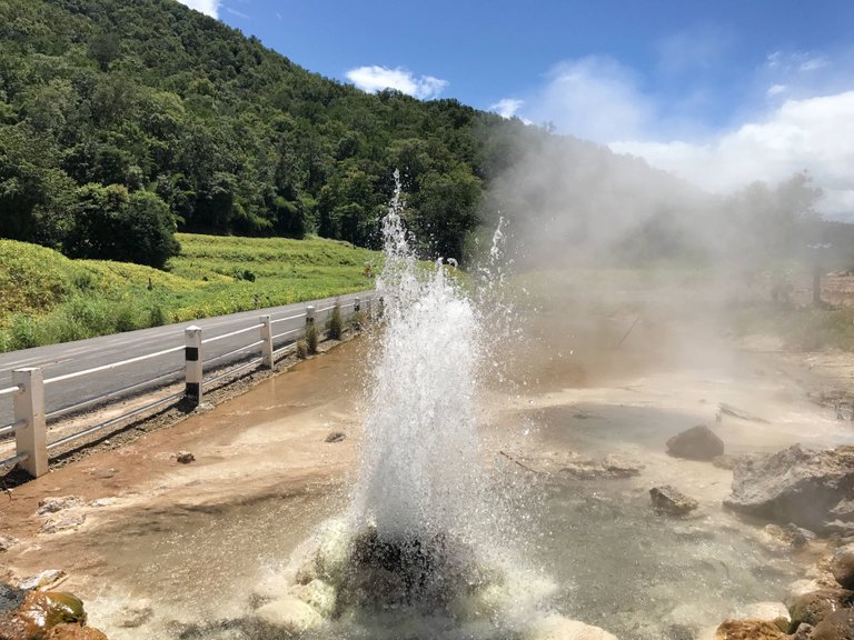 geyser.jpg