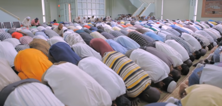 Muslims in namaz.png