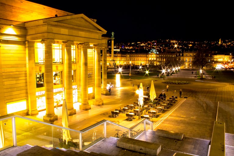 Schlossplatz Nahaufnahme.JPG