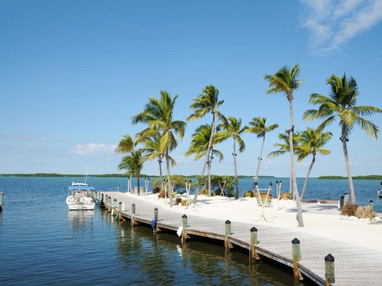 most-romantic-destinations-islamorada-florida.jpg.rend.hgtvcom.966.725.jpeg