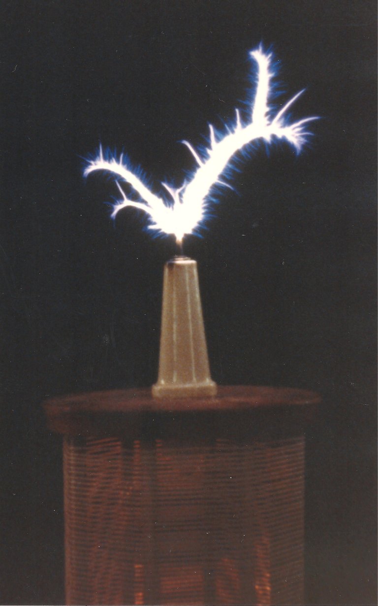 Dollard Integratron coil discharge 4-sm.jpg