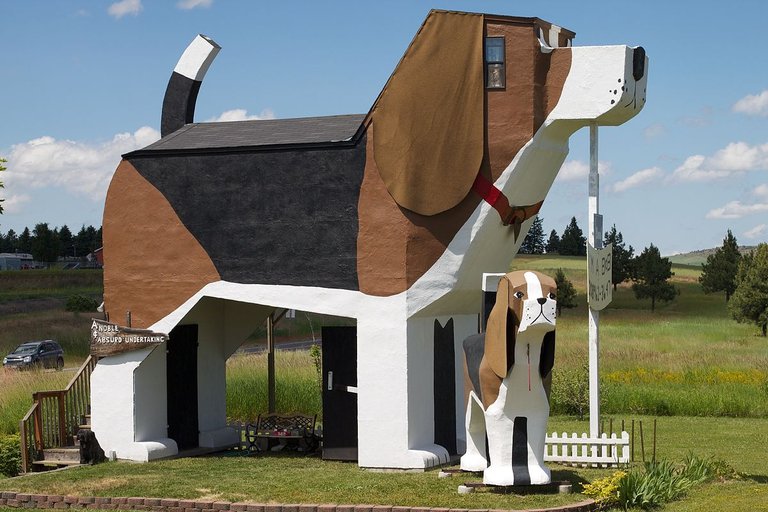 1200px-Dog_Bark_Park,_Cottonwood,_Idaho.jpg