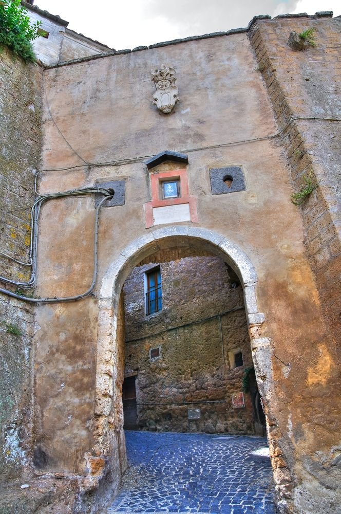 calcata porta.jpg