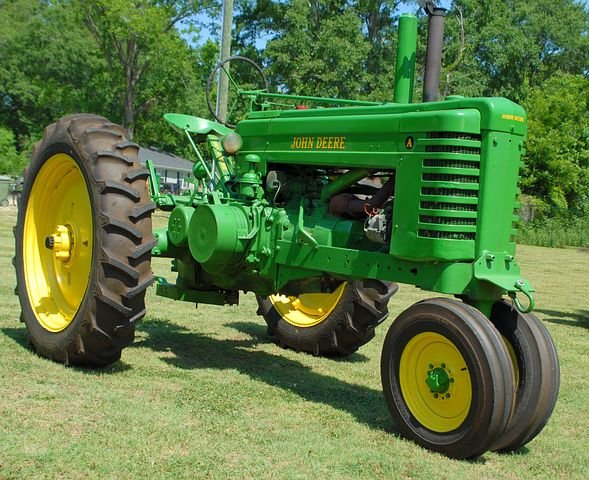 tractor-3071977__480.jpg