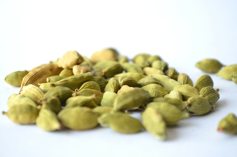 cardamom-166833_1280.jpg