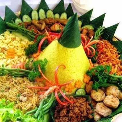 tumpeng-komplit.jpg