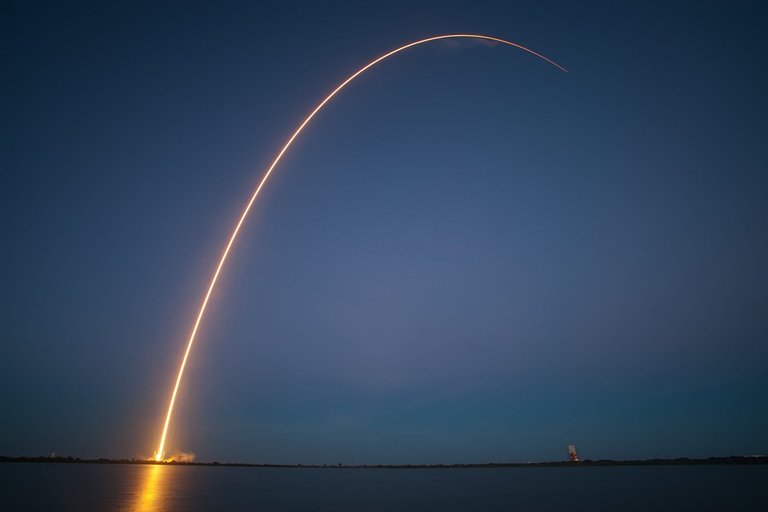 rocket-launch-693236_960_720.jpg