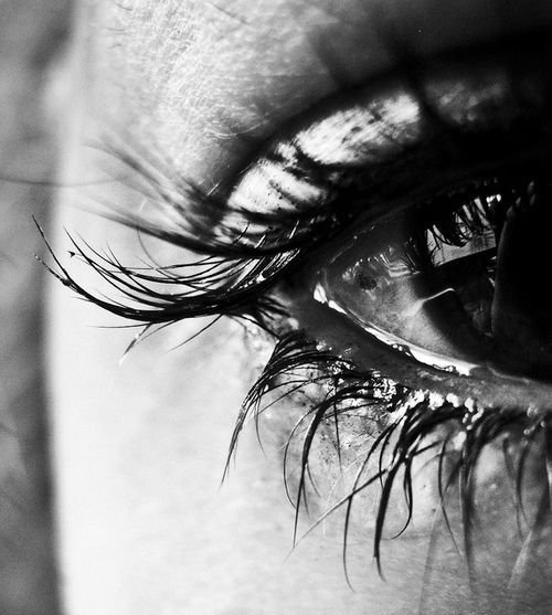 1c658d3a02d656bb29a560d9c2283988--crying-eyes-woman-photography.jpg