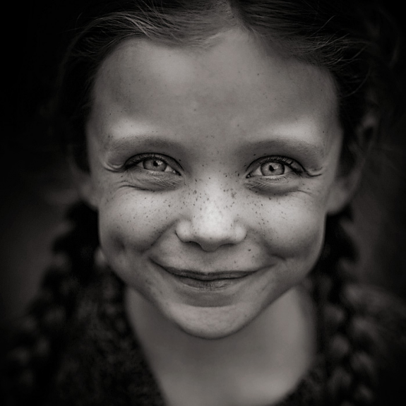 77_Stunning-Examples-of-black-and-white-Portrait-Photography-30-575x575.png