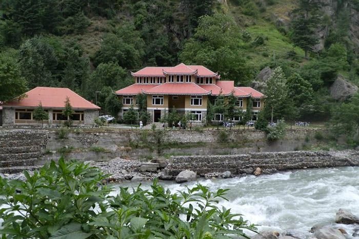 arcadian_riverside_hotel_khanian_naran_exterior_www.goghoom.com 1 (2).jpg