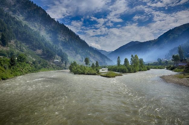 Landscape_Shot_of_Kaghan_Valley_KPK_Pakistan.jpg