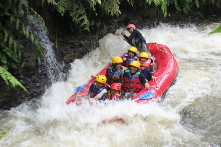 rafting 1.jpg