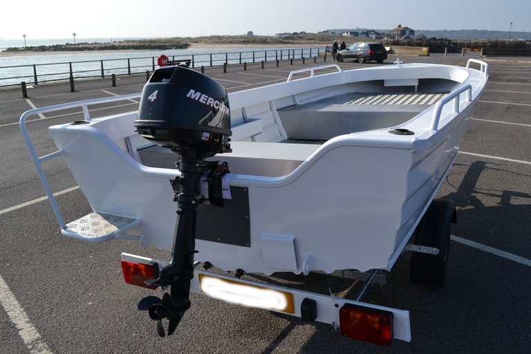 Dorset Fast Fishing Boats 4.2 stern starboard.JPG