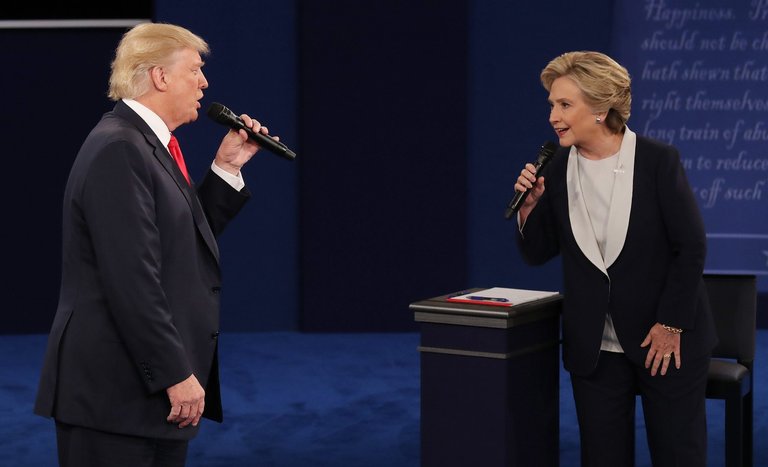 ct-photos-presidential-debate-between-donald-trump-hillary-clinton-20161009.jpg