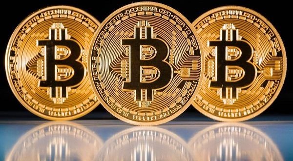 El-Bitcoin-está-por-romper-la-barrera-de-los-10.000-dólares-600x330.jpg