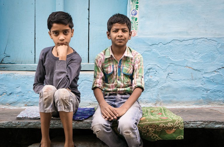 India-Street-Photography-Udaipur-Rajasthan-Two-Cheeky-Kids.jpg