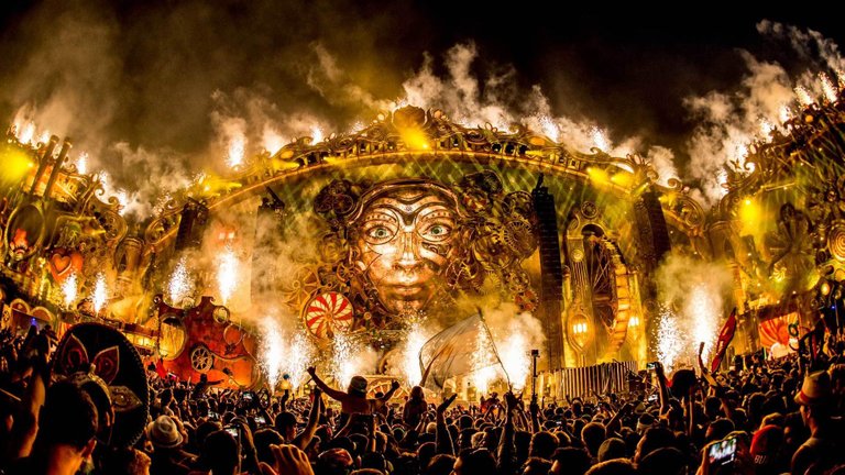 tomorrowland-es-el-oro-puro-para-el-edm-y-cada-ano-buscan-seguir-sorpendiendo-1437436218.jpg