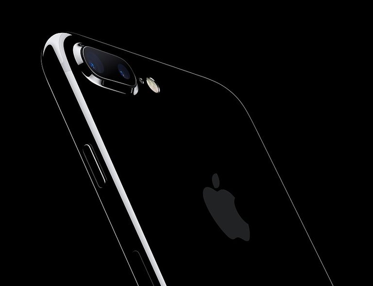 iphone7-gallery1-2016.jpg