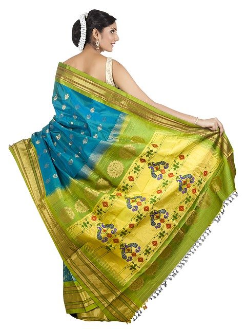 wedding-silk-paithani-saree-1050936_640.jpg