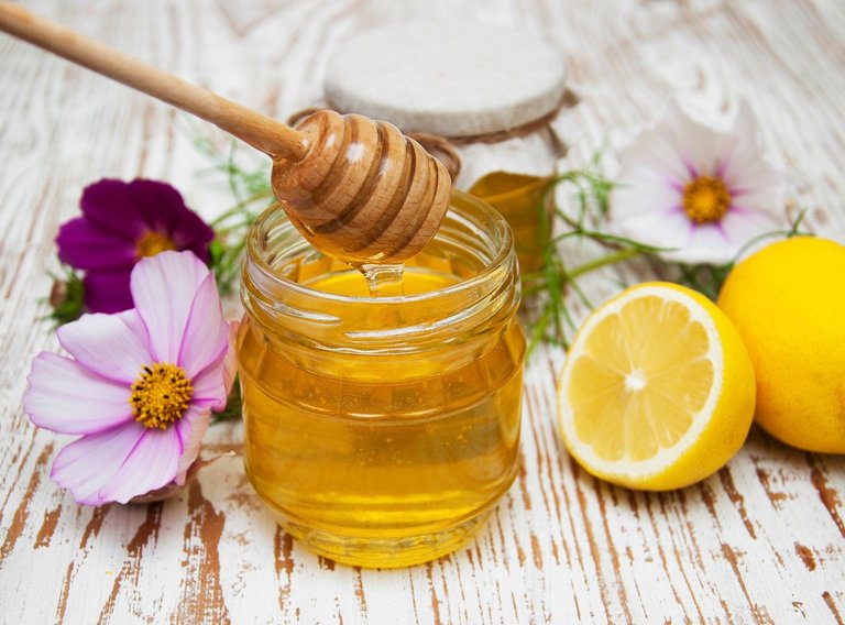 beauty-tips-lemon-honey-istock-1500.jpg