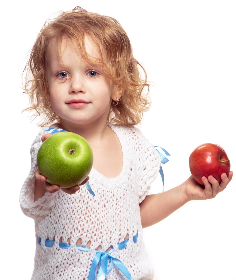 girl_with_apples.jpg