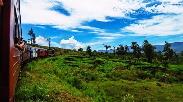 Train-ride-from-Kandy-to-Nuwara-Eliya.jpg