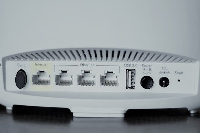 netgear-orbi-back-panel-100706367-large.jpg