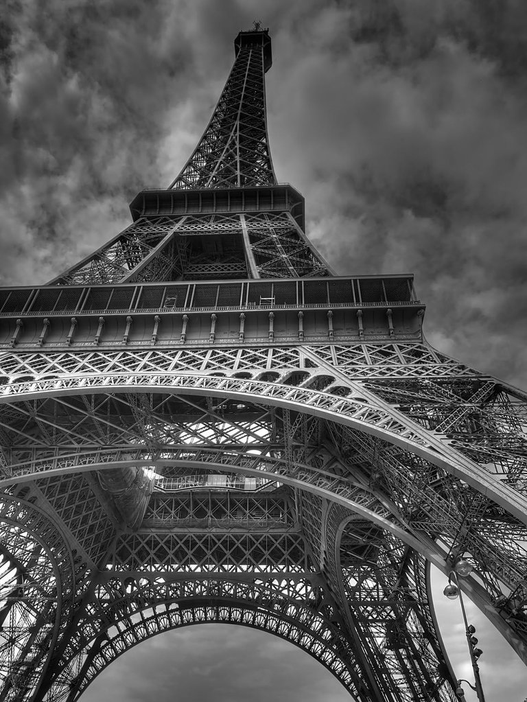 eiffel-tower-tower-paris-france-46243.jpeg