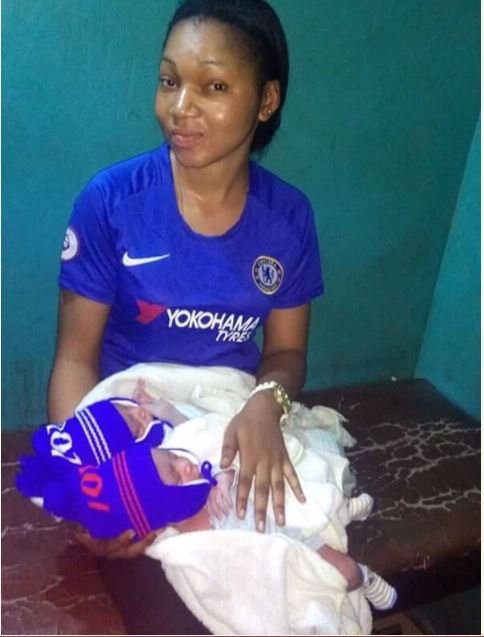 proud-chelsea-fan-gives-birth-to-twins-during-champions-league-match-photos.jpg