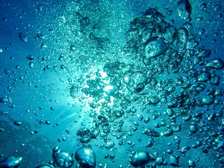 air-bubbles-ocean-light-blue.jpg
