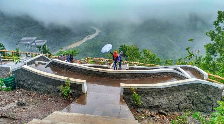 Puncak-Kebun-Buah-Mangunan-Yogyakarta-1-800x445.jpg