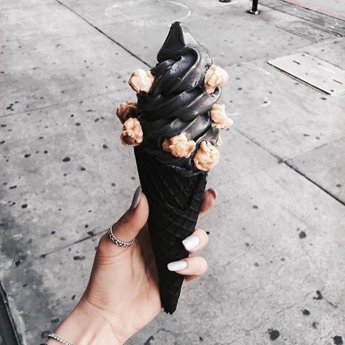 black-ice-cream-cone-little-damage-3-590085e914412__700_webmixerdetailed_jpg_28217139926600130.jpg