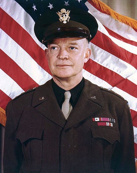 476px-Dwight_D_Eisenhower2.jpg
