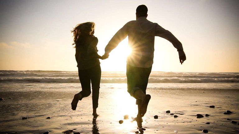 Matt-Sarah-Love-Story-Beach-San-Diego.jpg