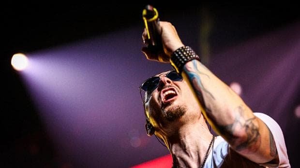 135294775_CHESTERBENNINGTON_620_CK-large.jpg