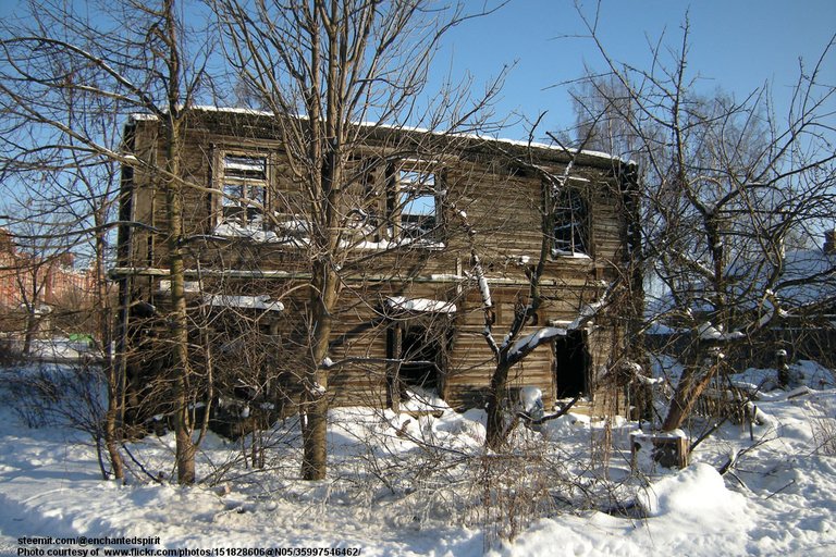 AbandonedHouseInWinter-030118.jpg