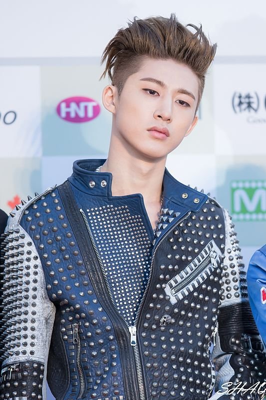 533px-B.I_-_2016_Gaon_Chart_K-pop_Awards_red_carpet.jpg